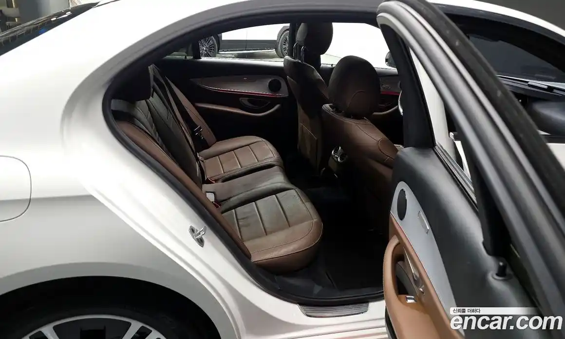 Mercedes-Benz E-Class 2021 2.0 Автомат в Москве № 178852, фото 14