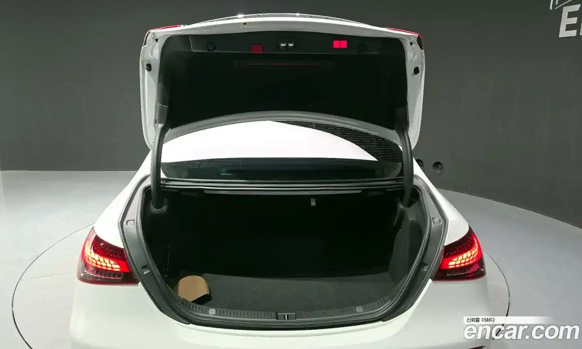 Mercedes-Benz E-Class 2021 2.0 Автомат в Москве № 178852, фото 17