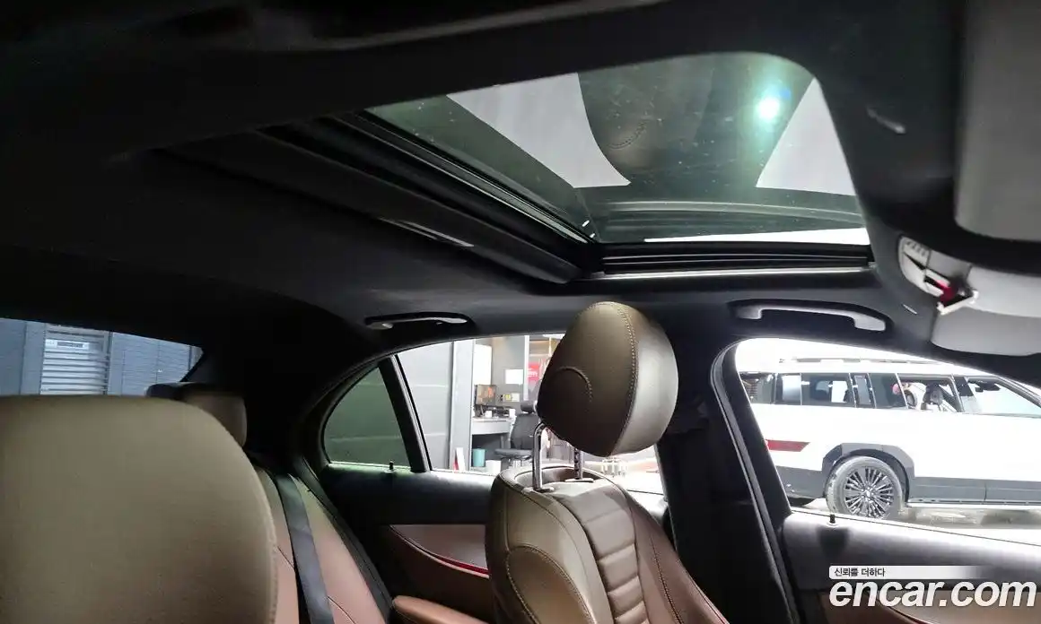 Mercedes-Benz E-Class 2021 2.0 Автомат в Москве № 178852, фото 3