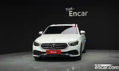 Mercedes-Benz E-Class 2021 2.0 Автомат в Москве № 178852, миниатюра 4