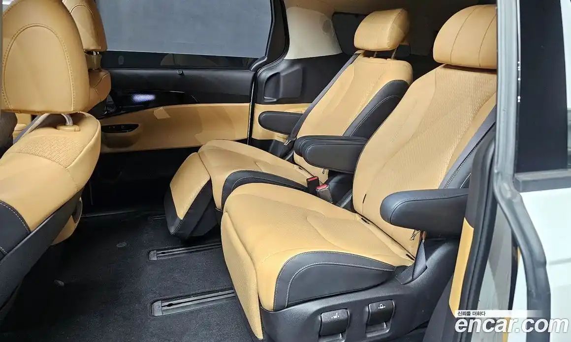 Kia Canival 2023 2.2 Автомат в Москве № 18138, фото 12