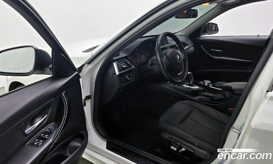 BMW 3-Series 2018 2.0 Автомат в Москве № 191287, фото 13