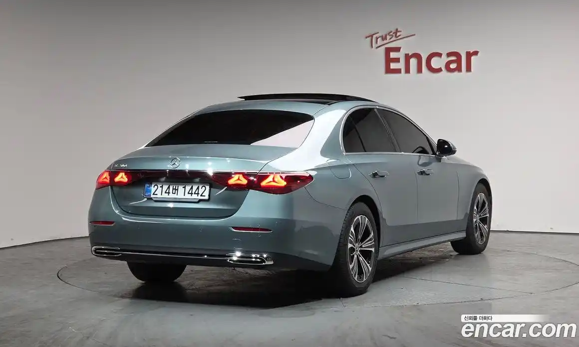 Mercedes-Benz E-Class 2025 2.0 Автомат в Москве № 193941, фото 17