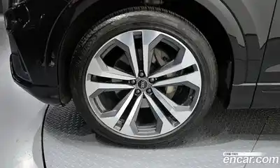 Audi Q8 2023 3.0 Автомат в Москве № 196125, миниатюра 5