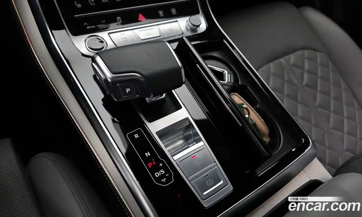 Audi Q8 2023 3.0 Автомат в Москве № 196125, фото 9