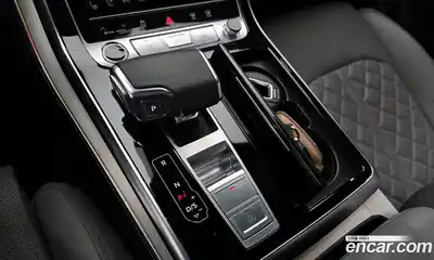 Audi Q8 2023 3.0 Автомат в Москве № 196125, миниатюра 9