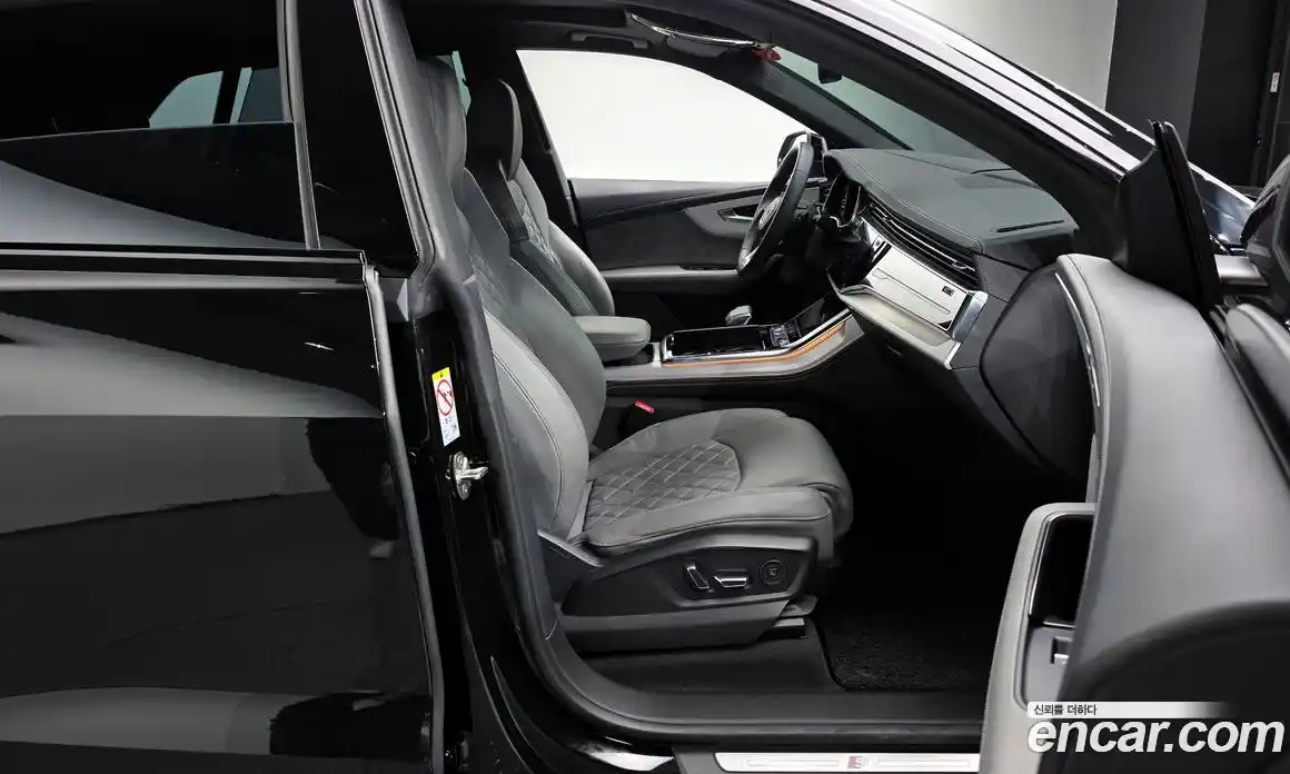 Audi Q8 2023 3.0 Автомат в Москве № 196125, фото 10