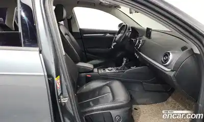 Audi A3 2015 1.6 Автомат в Москве № 196604, миниатюра 11