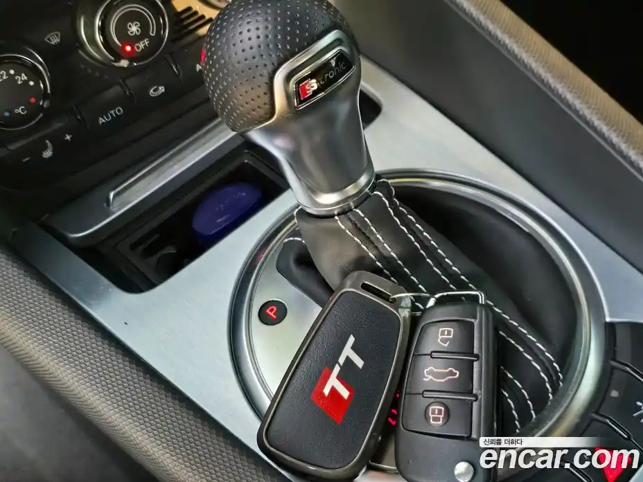 Audi TT 2008 2.0 Автомат в Москве № 196874, фото 11