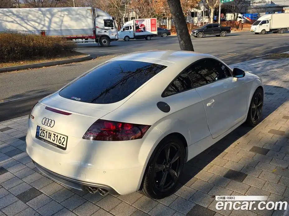 Audi TT 2008 2.0 Автомат в Москве № 196874, фото 3