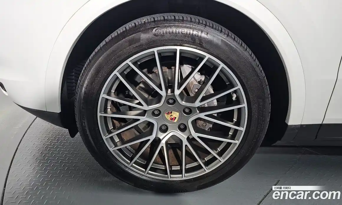 Porsche Cayenne 2023 3.0 Автомат в Москве № 197358, фото 4