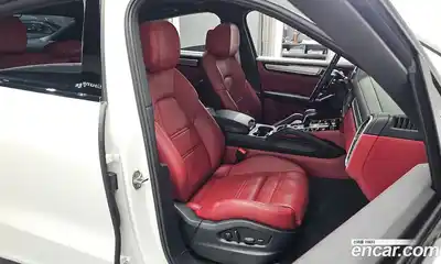 Porsche Cayenne 2023 3.0 Автомат в Москве № 197358, миниатюра 9