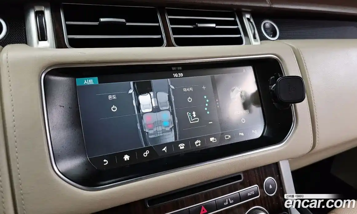 Land Rover Range-Rover 2017 4.4 Автомат в Москве № 198133, фото 16