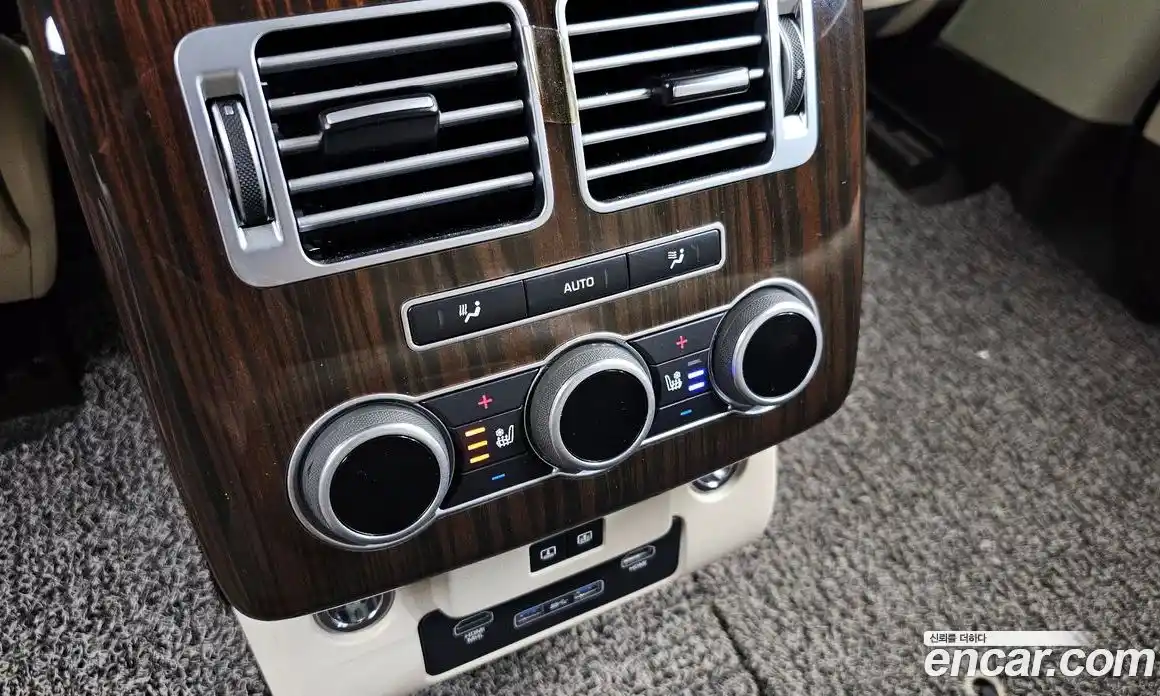 Land Rover Range-Rover 2017 4.4 Автомат в Москве № 198133, фото 18