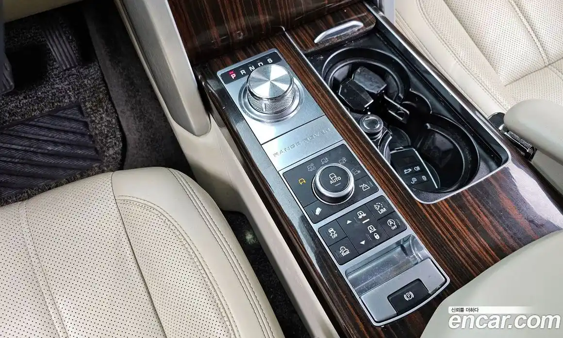 Land Rover Range-Rover 2017 4.4 Автомат в Москве № 198133, фото 9