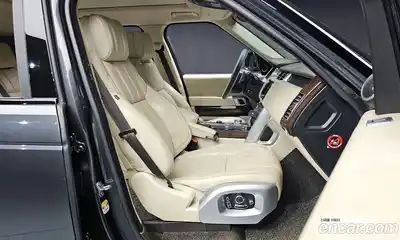 Land Rover Range-Rover 2017 4.4 Автомат в Москве № 198133, миниатюра 10
