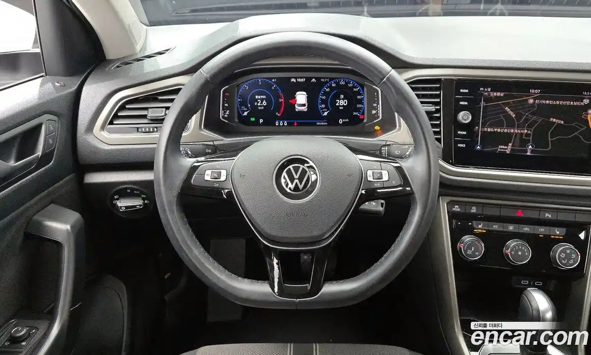 Volkswagen T-Roc 2021 2.0 Автомат в Москве № 199010, фото 16