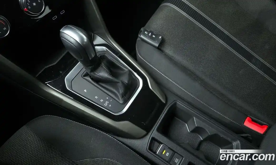 Volkswagen T-Roc 2021 2.0 Автомат в Москве № 199010, фото 19