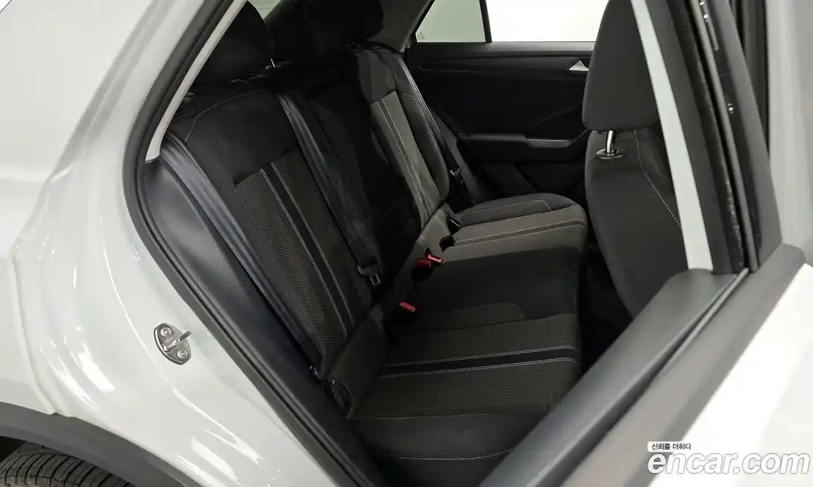 Volkswagen T-Roc 2021 2.0 Автомат в Москве № 199010, фото 9