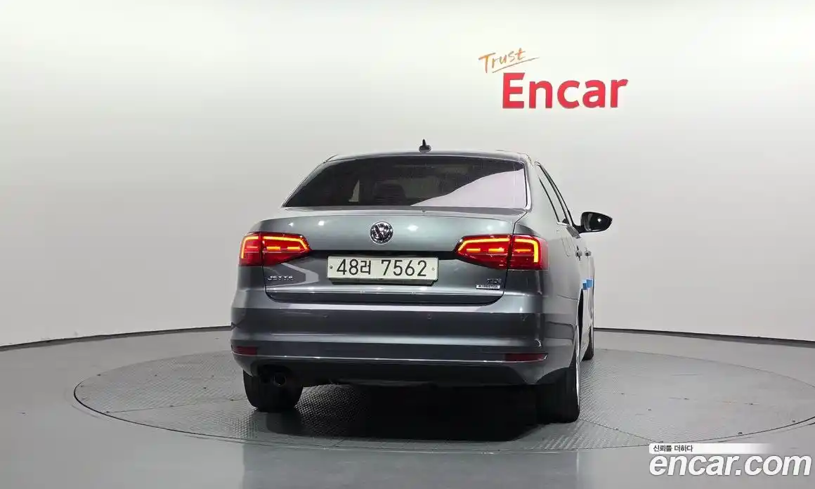 Volkswagen Jetta 2015 2.0 Автомат в Москве № 199125, фото 16