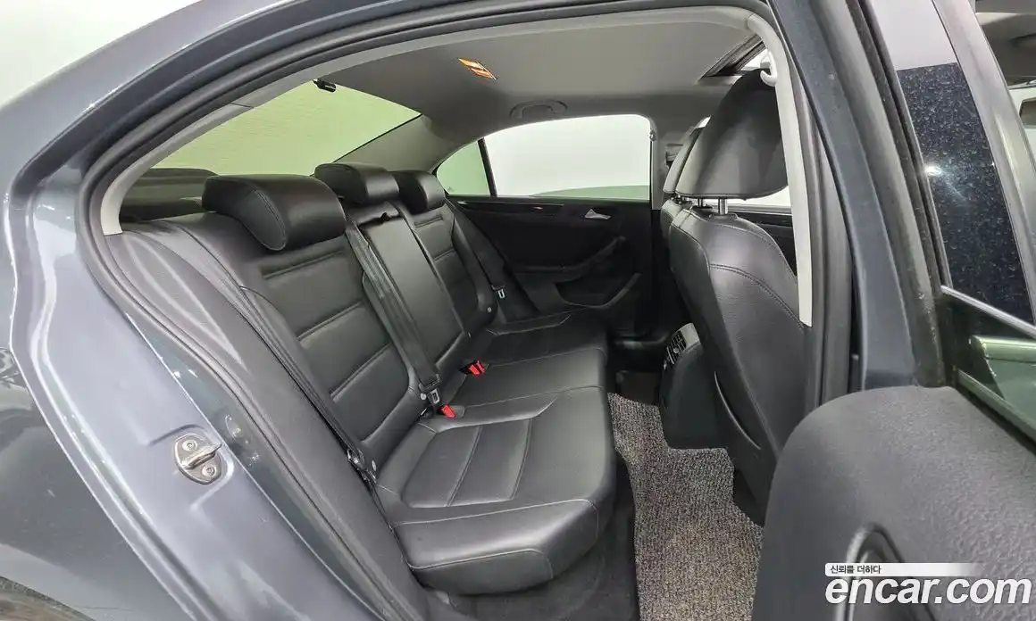 Volkswagen Jetta 2015 2.0 Автомат в Москве № 199125, фото 10