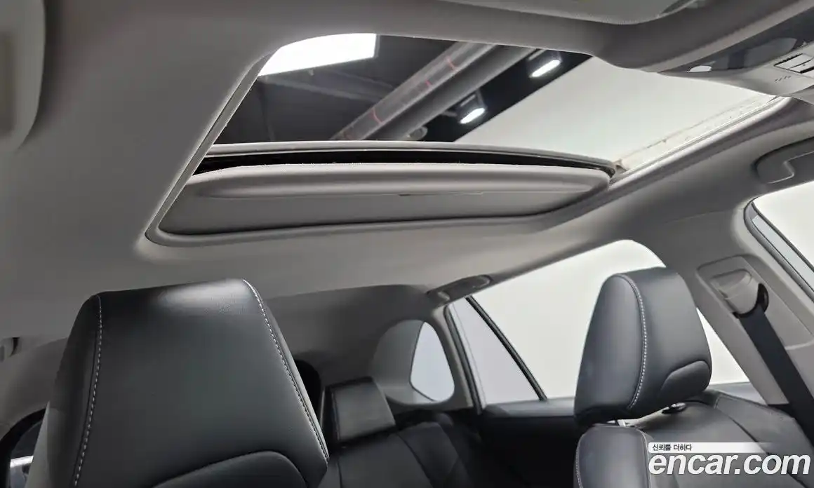 Toyota RAV4 2019 2.5 Автомат в Москве № 199611, фото 18