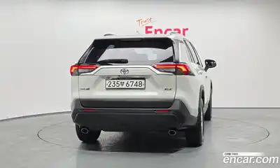 Toyota RAV4 2019 2.5 Автомат в Москве № 199611, миниатюра 4