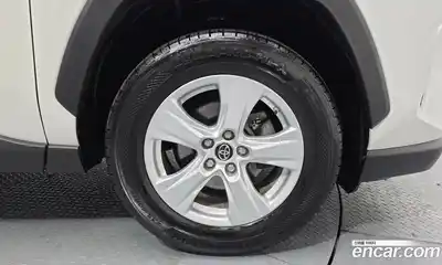 Toyota RAV4 2019 2.5 Автомат в Москве № 199611, миниатюра 5