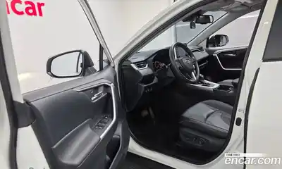 Toyota RAV4 2019 2.5 Автомат в Москве № 199611, миниатюра 10