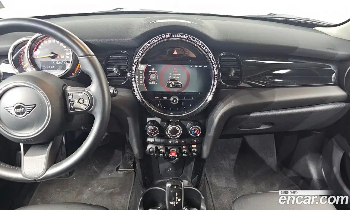 Mini Cooper 2022 1.5 Автомат в Москве № 201785, фото 15