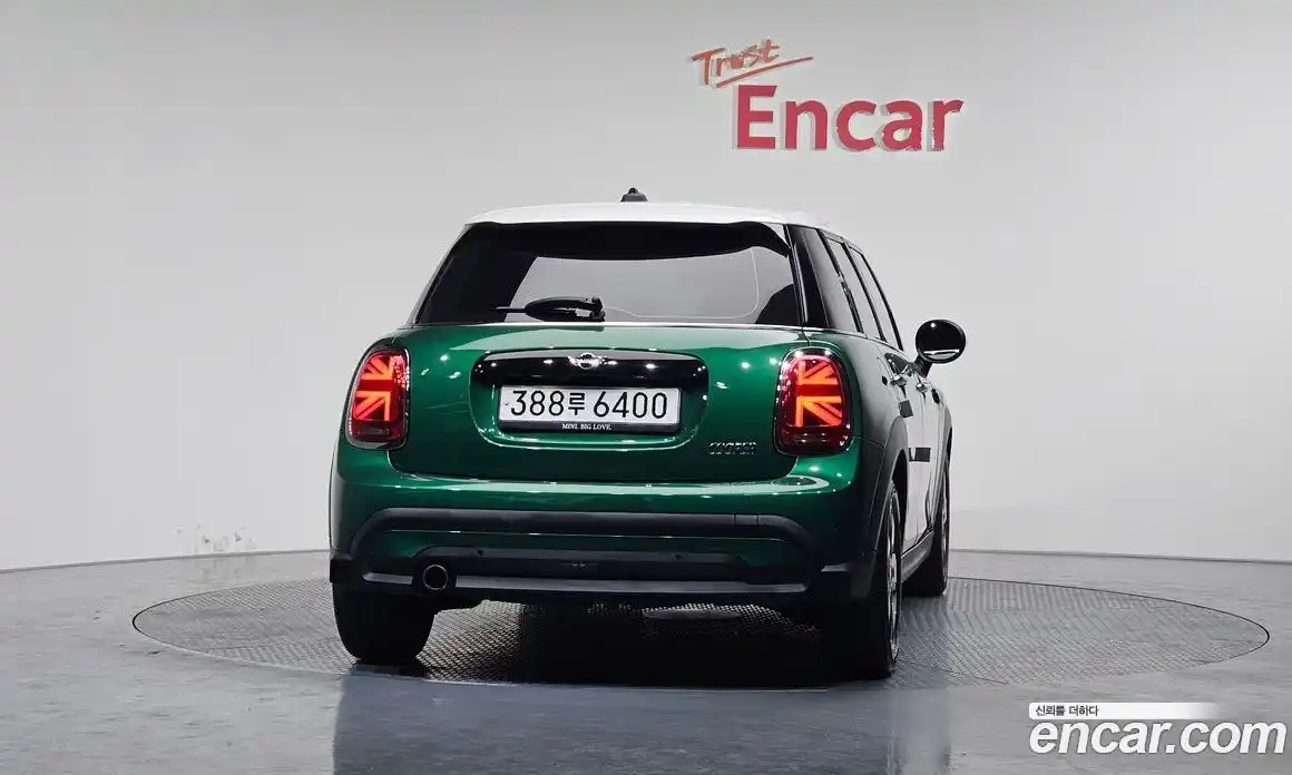 Mini Cooper 2022 1.5 Автомат в Москве № 201785, фото 16