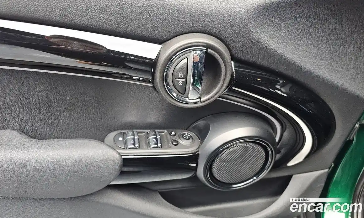 Mini Cooper 2022 1.5 Автомат в Москве № 201785, фото 18