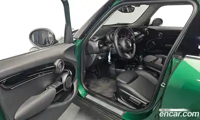 Mini Cooper 2022 1.5 Автомат в Москве № 201785, миниатюра 2