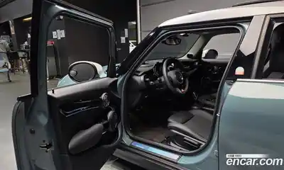 Mini Cooper 2023 2.0 Автомат в Москве № 203956, миниатюра 11