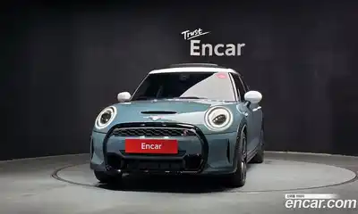 Mini Cooper 2023 2.0 Автомат в Москве № 203956, миниатюра 3