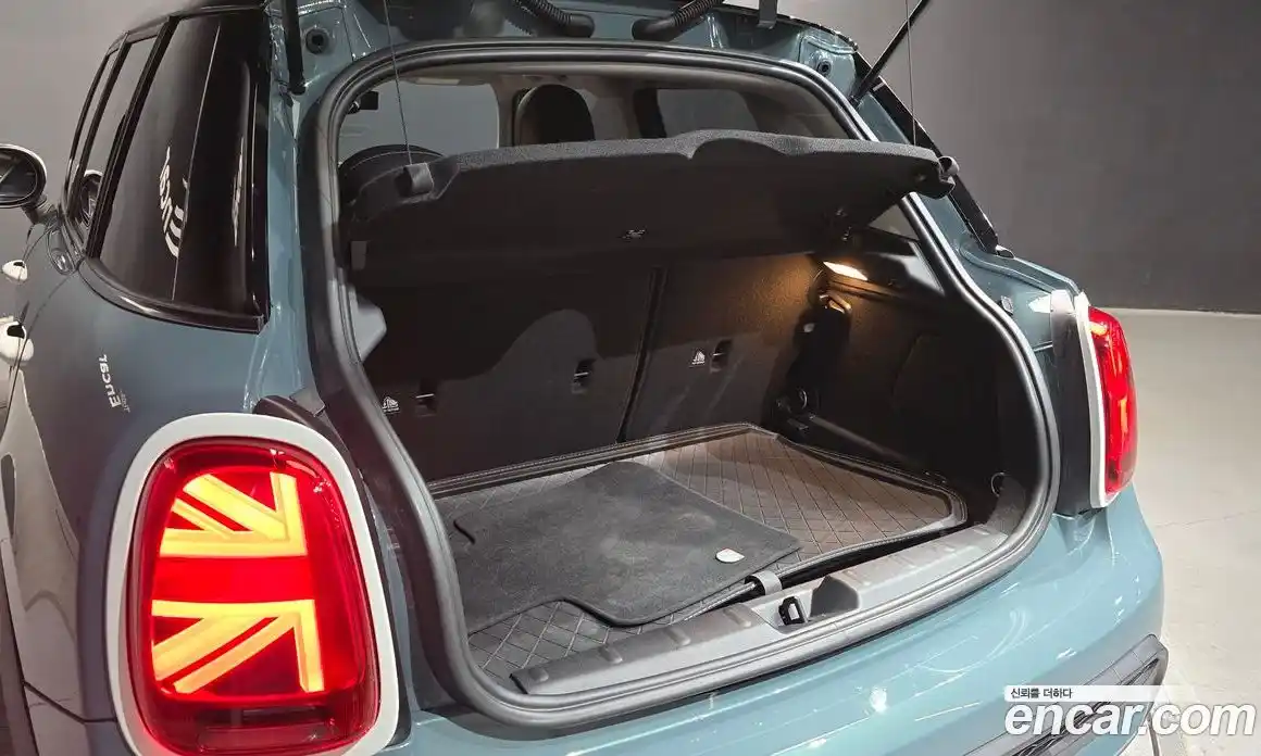 Mini Cooper 2023 2.0 Автомат в Москве № 203956, фото 6