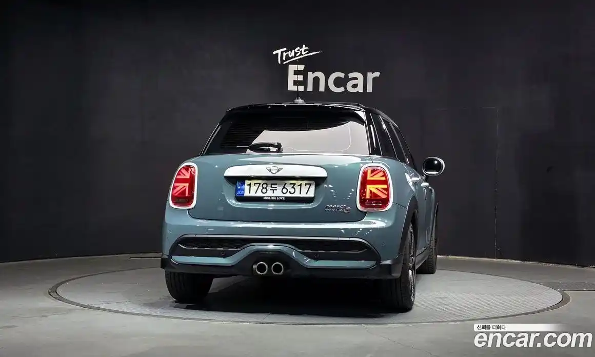 Mini Cooper 2023 2.0 Автомат в Москве № 203956, фото 8