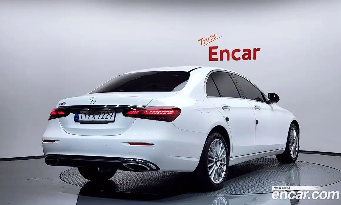 Mercedes-Benz E-Class 2023 2.0 Автомат в Москве № 206202, фото 15