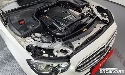 Mercedes-Benz E-Class 2023 2.0 Автомат в Москве № 206202, миниатюра 3