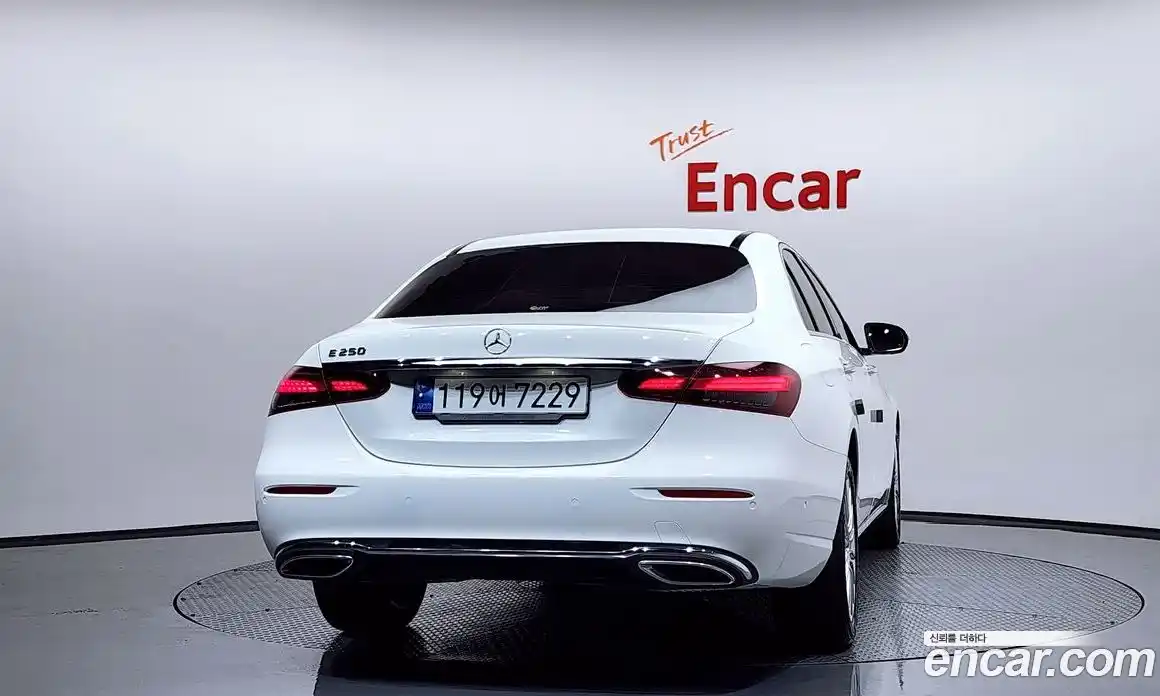 Mercedes-Benz E-Class 2023 2.0 Автомат в Москве № 206202, фото 9