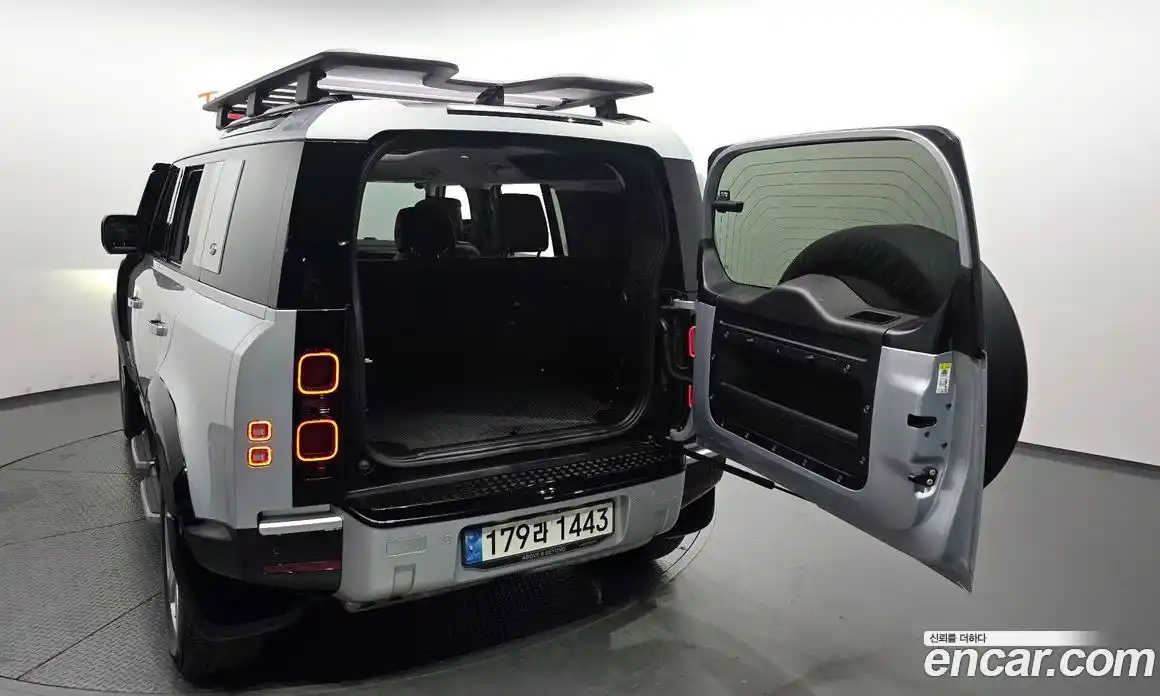 Land Rover Defender 2022 3.0 Автомат в Москве № 213338, фото 12