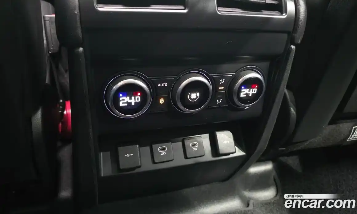 Land Rover Defender 2022 3.0 Автомат в Москве № 213338, фото 14