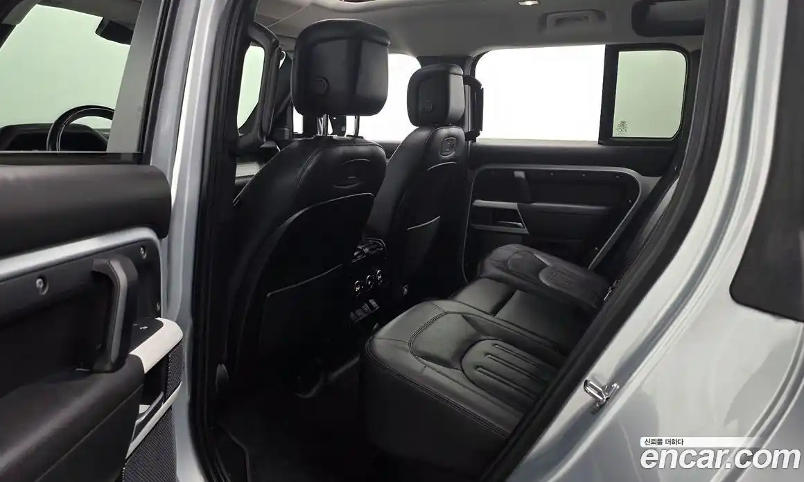 Land Rover Defender 2022 3.0 Автомат в Москве № 213338, фото 15