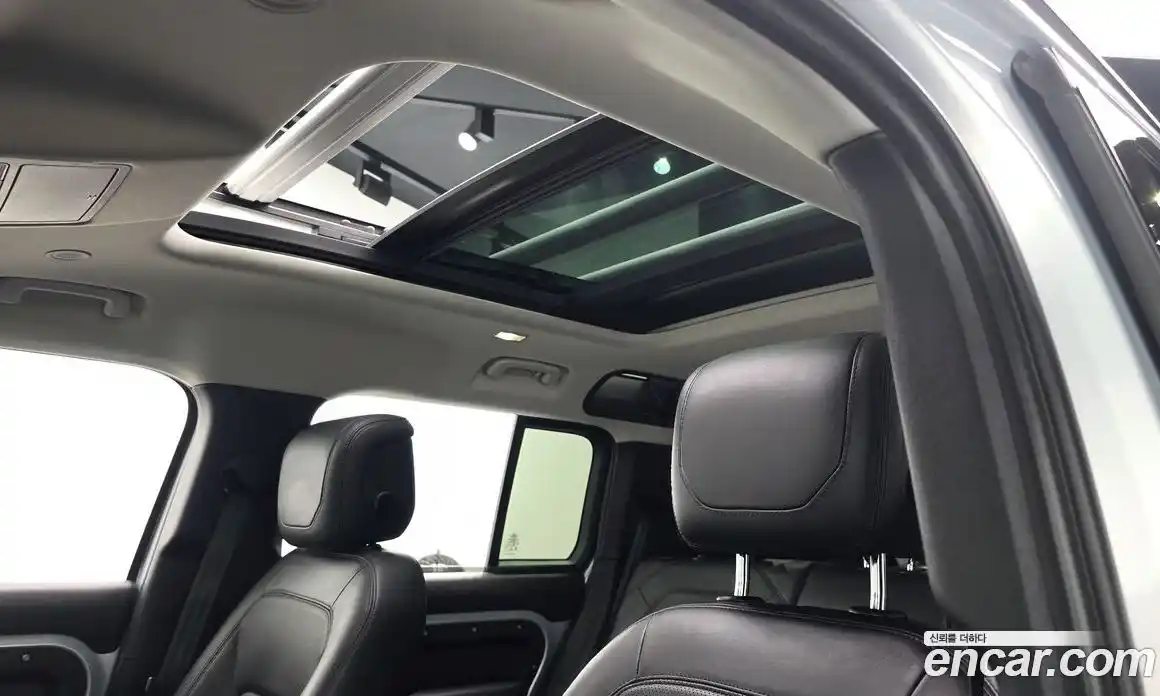 Land Rover Defender 2022 3.0 Автомат в Москве № 213338, фото 6