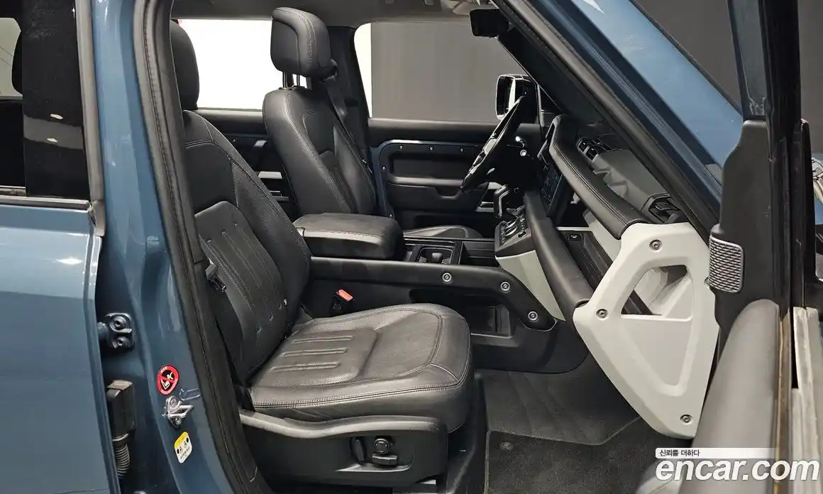 Land Rover Defender 2022 3.0 Автомат в Москве № 213609, фото 18