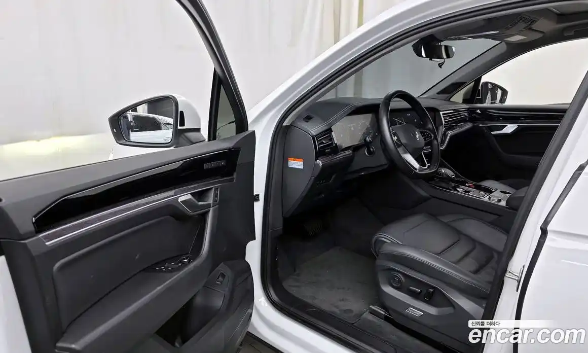 Volkswagen Touareg 2021 3.0 Автомат в Москве № 215023, фото 3