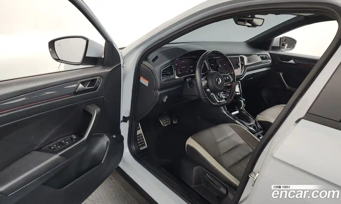 Volkswagen T-Roc 2021 2.0 Автомат в Москве № 215056, фото 11