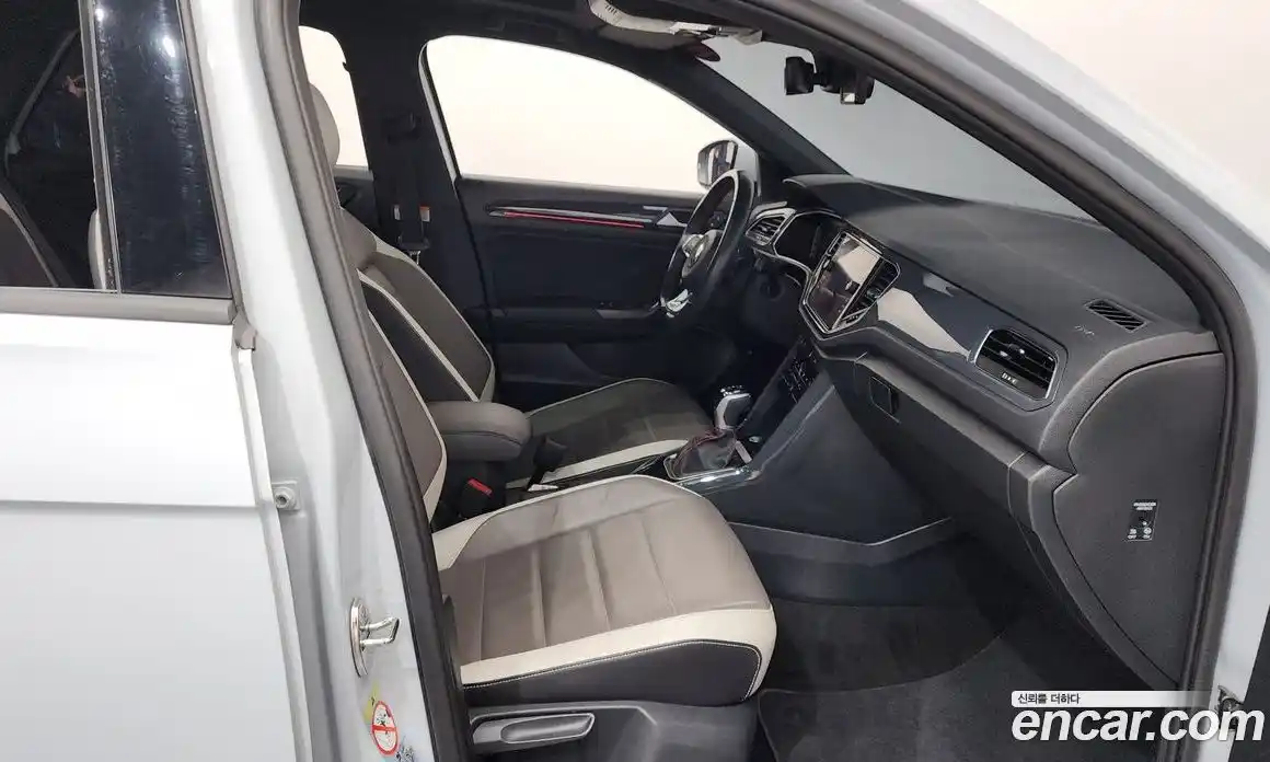 Volkswagen T-Roc 2021 2.0 Автомат в Москве № 215056, фото 15