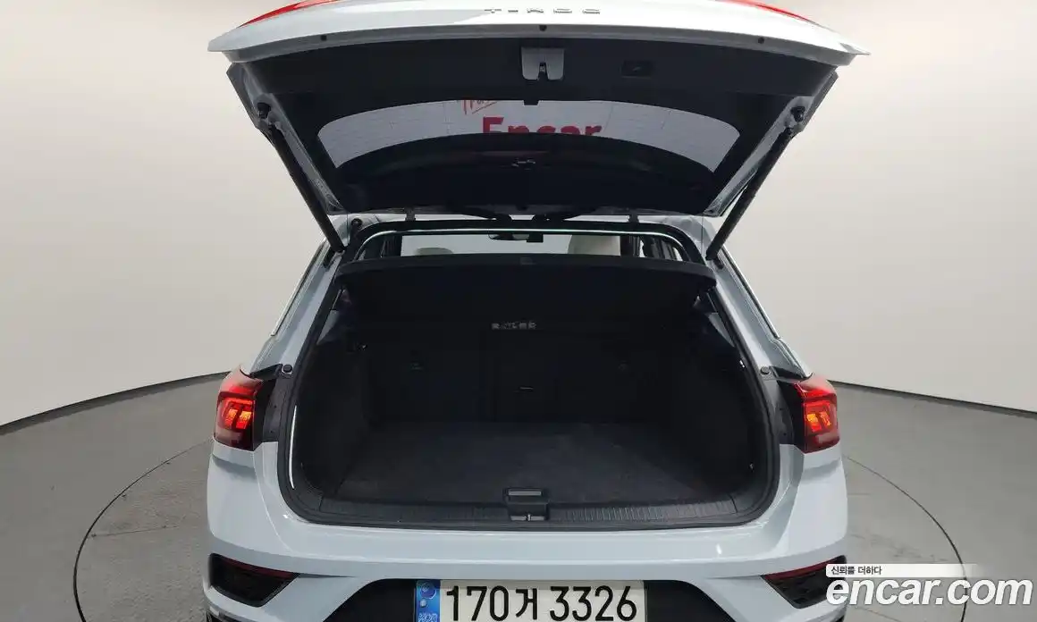 Volkswagen T-Roc 2021 2.0 Автомат в Москве № 215056, фото 20