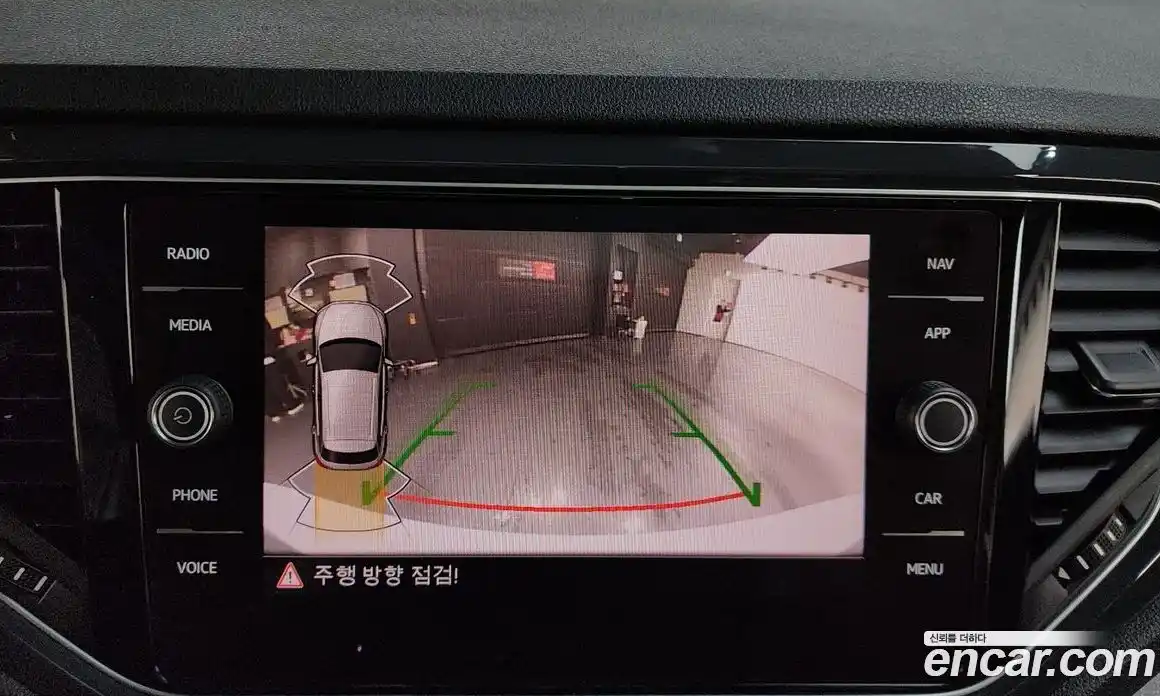 Volkswagen T-Roc 2021 2.0 Автомат в Москве № 215056, фото 5